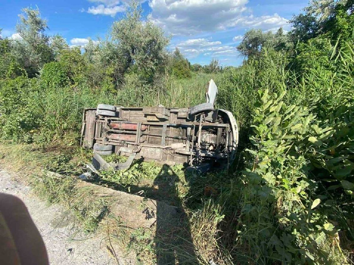 На Дніпропетровщині 15 людей потрапили до лікарні через ДТП за участю автобуса