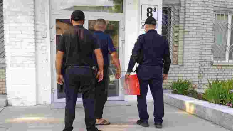 Поліція затримала чоловіка, який жорстоко побив відвідувача кафе у Червонограді