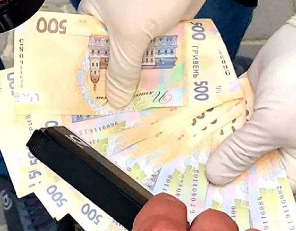Посадовця Львівоблавтодору затримали на хабарі 17 тис. грн