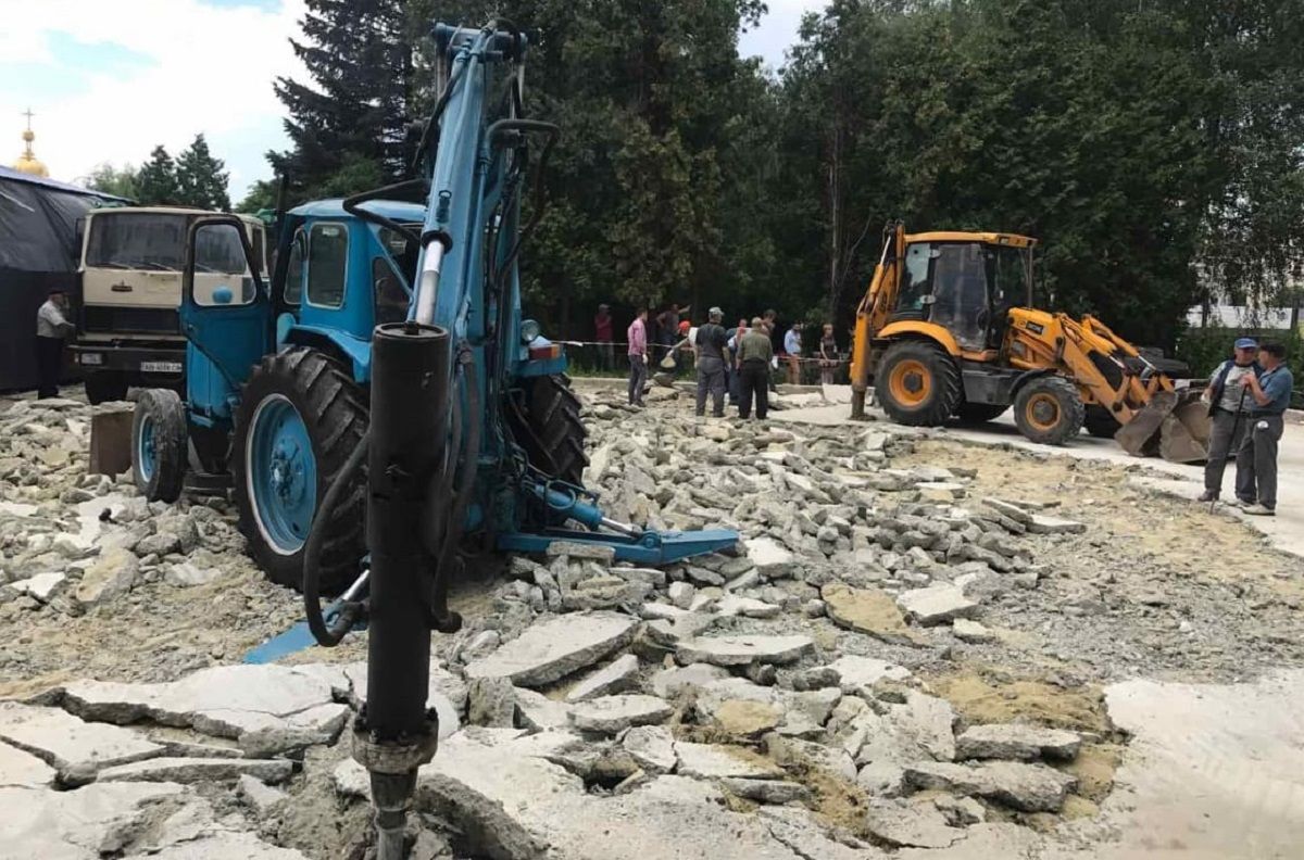На вул. Науковій демонтували фундамент самобуду біля нічного клубу Odeon
