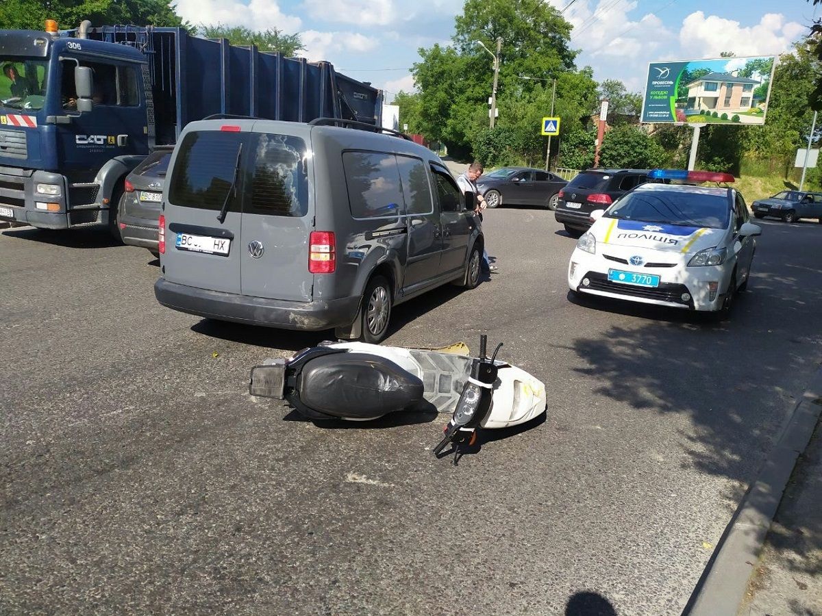Скутерист із перевищеною в 14 разів нормою алкоголю вчинив ДТП у Львові