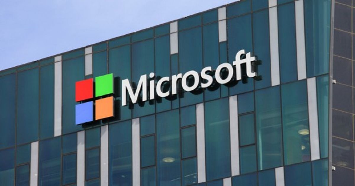 Корпорація Microsoft дозволила працівникам працювати віддалено до 2021 року