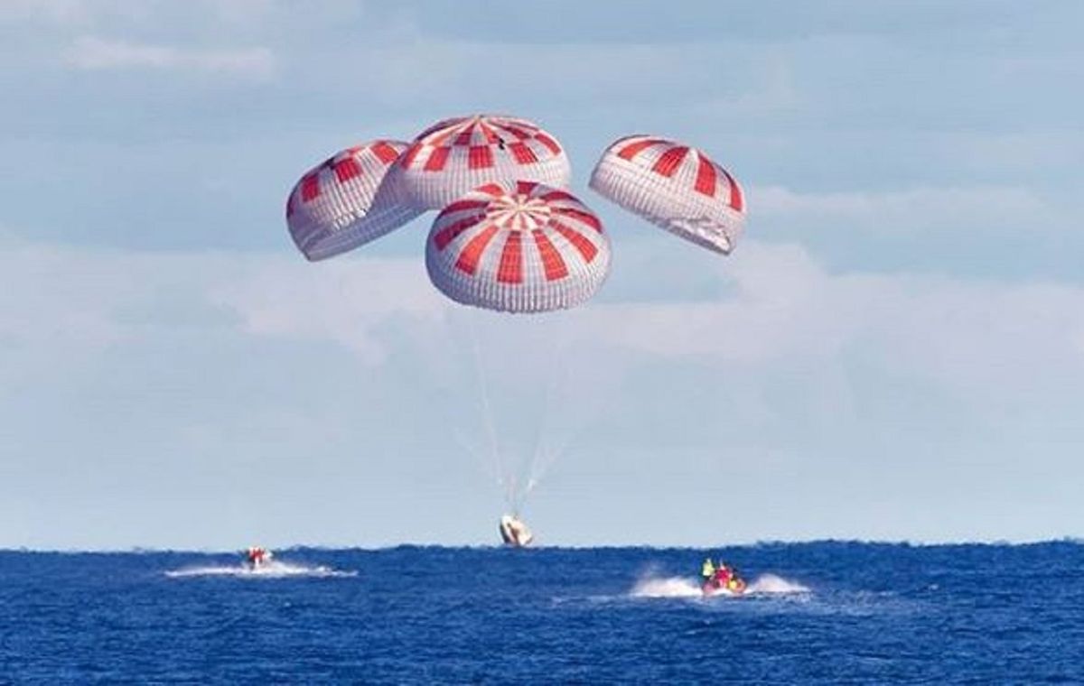 Космічний апарат Crew Dragon успішно повернувся з МКС на Землю