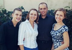 «Ми не можемо всім допомогти, але ми можемо допомогти одній дитині»