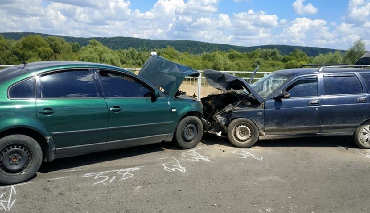 У лобовій ДТП на Львівщині постраждали троє людей