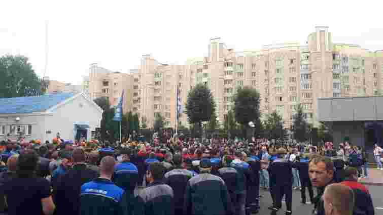 У Білорусі страйкують працівники найбільшого автозаводу БелАЗ