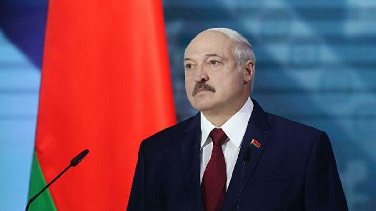 Лукашенка хочуть позбавити звання почесного доктора наук КНУ ім. Шевченка