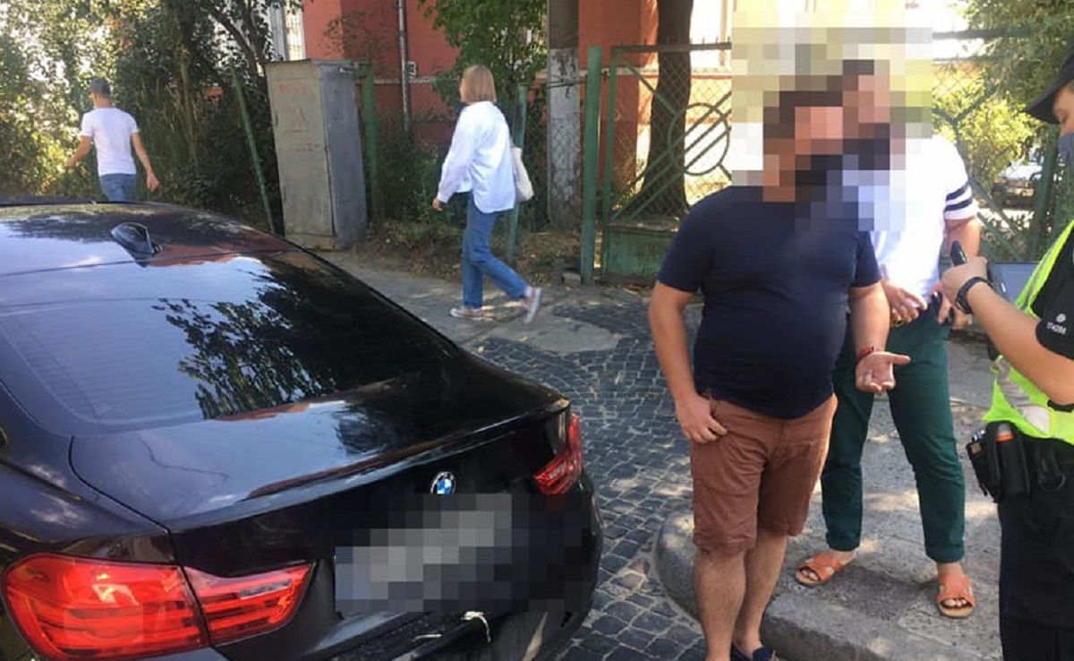 На заправці під Львовом п’яні чоловіки влаштували стрілянину 