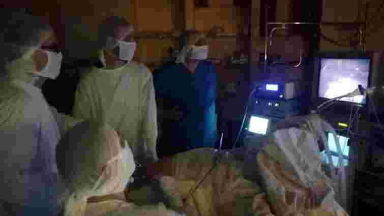 Львівські хірурги прооперували 15-річного підлітка з наскрізною діркою у шлунку