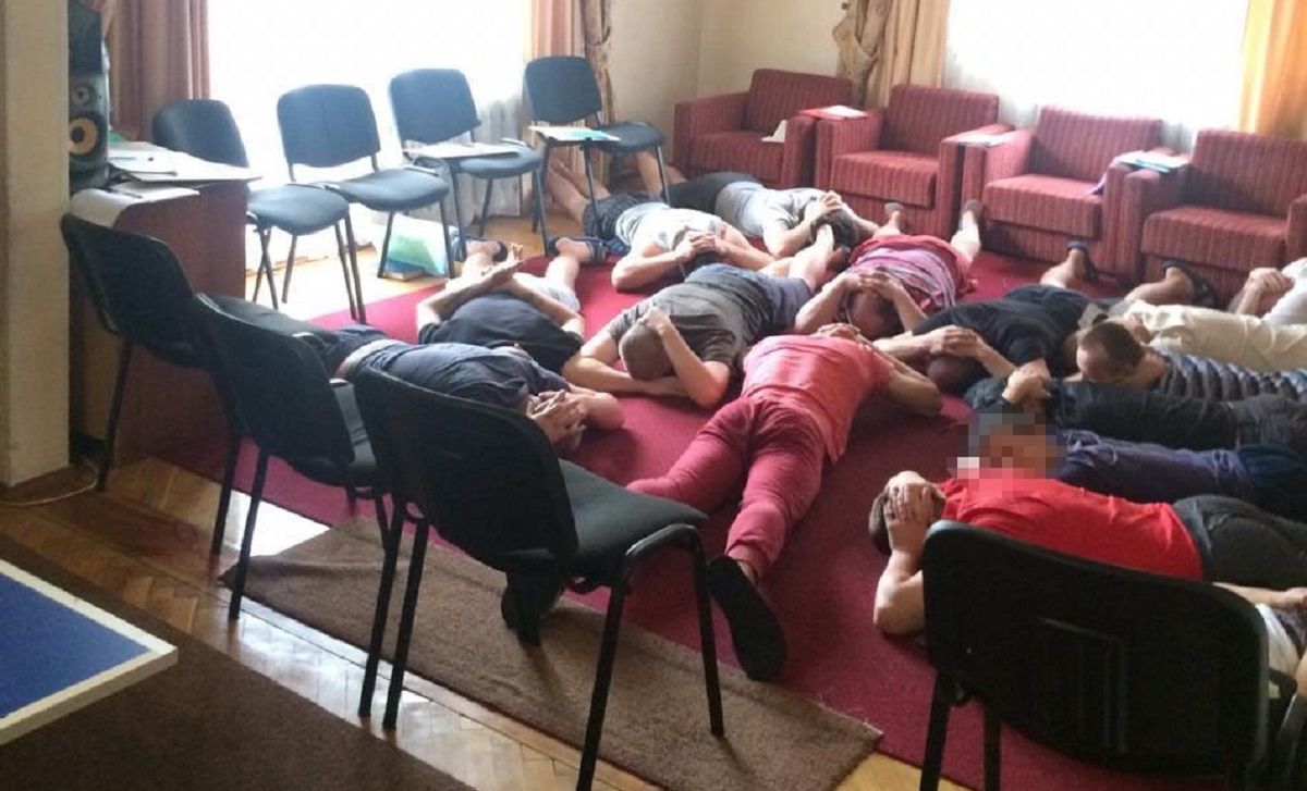 Біля Львова викрили «реабілітаційний центр», де примусово утримували 17 людей