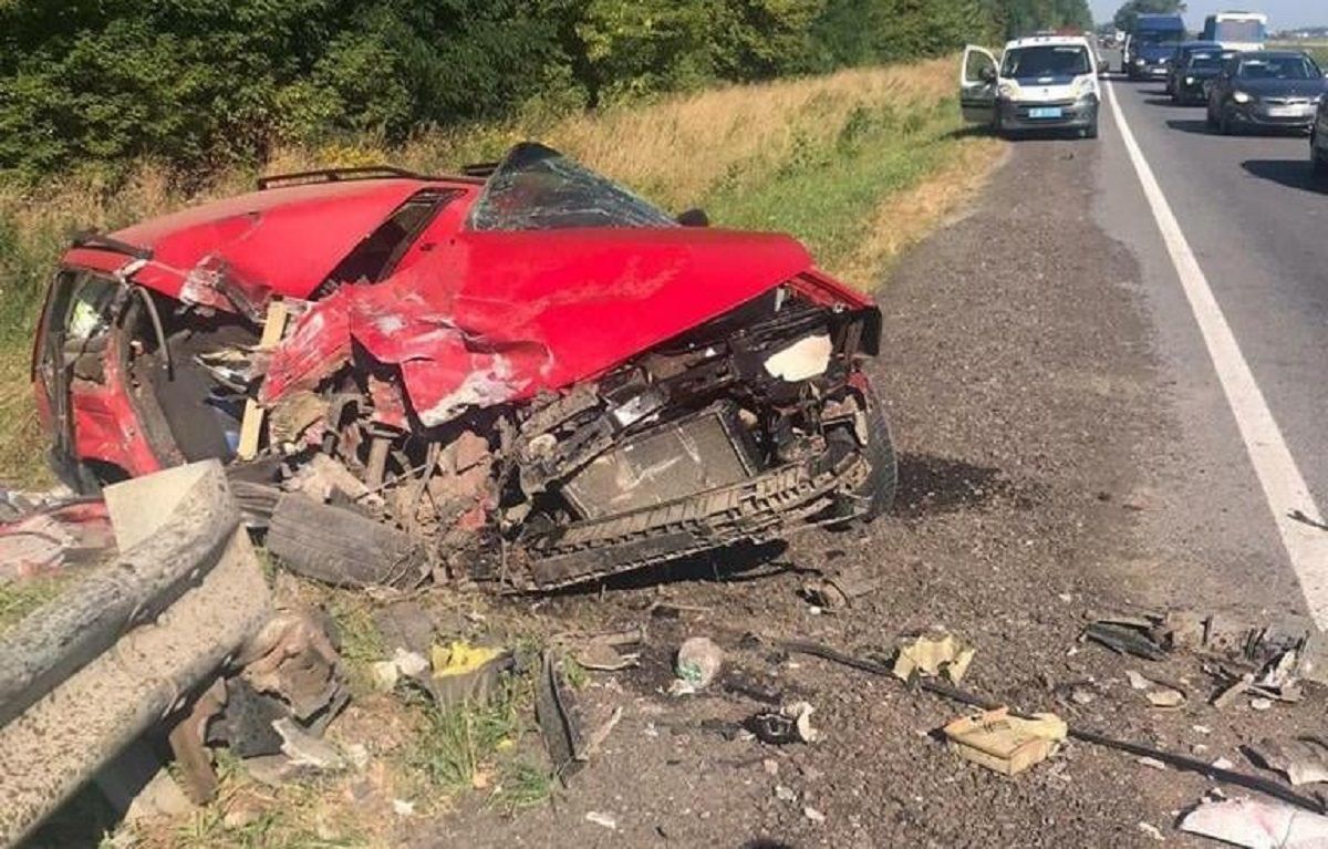 27-річний водій Volkswagen Passat спричинив смертельну лобову ДТП з фурою на Жовківщині