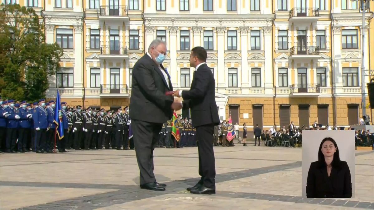 Зеленський відзначив державними нагородами 13 мешканців Львівщини