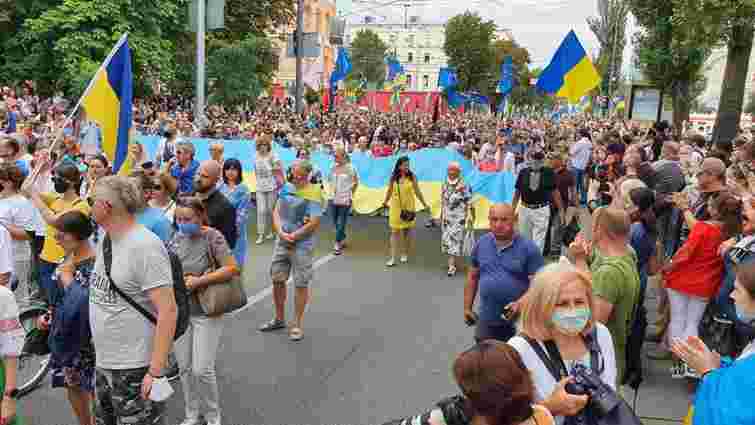 Десятки тисяч військових і активістів зібралися на Марш захисників України в Києві
