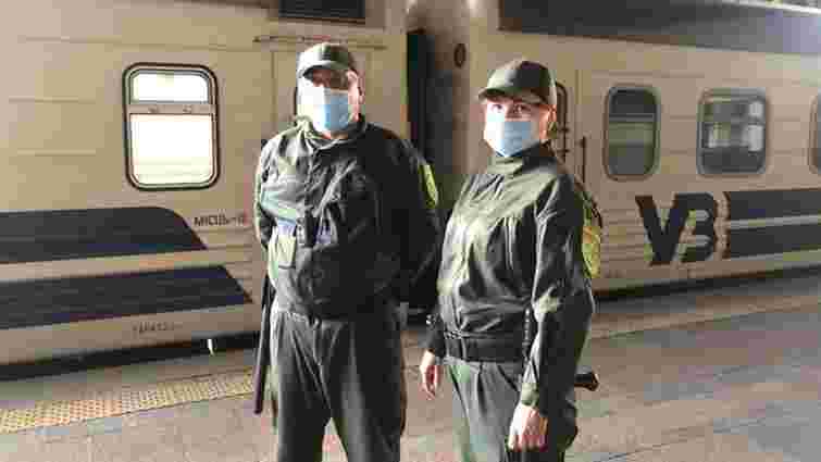 «Укрзалізниця» відновила роботу воєнізованої охорони у пасажирських потягах