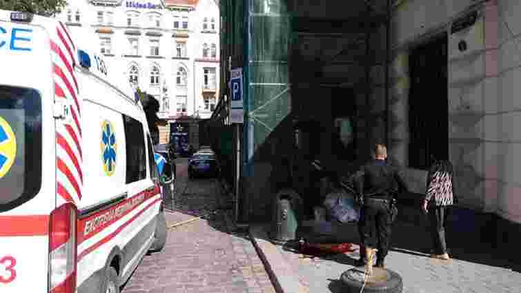 У центрі Львова загинув реставратор після падіння з риштування
