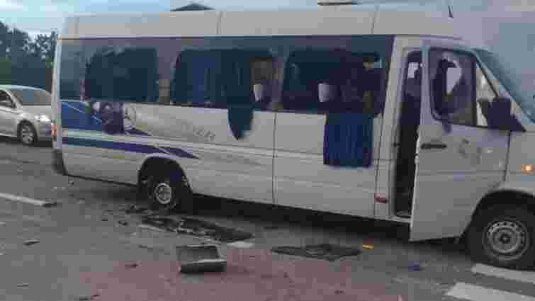 Мікроавтобус з членами організації Іллі Киви обстріляли на Харківщині
