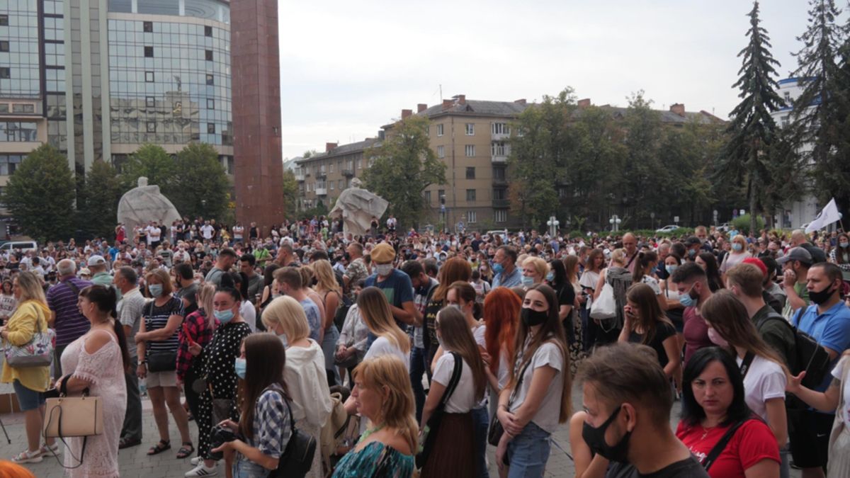 Мешканці Івано-Франківська протестували проти карантинних обмежень