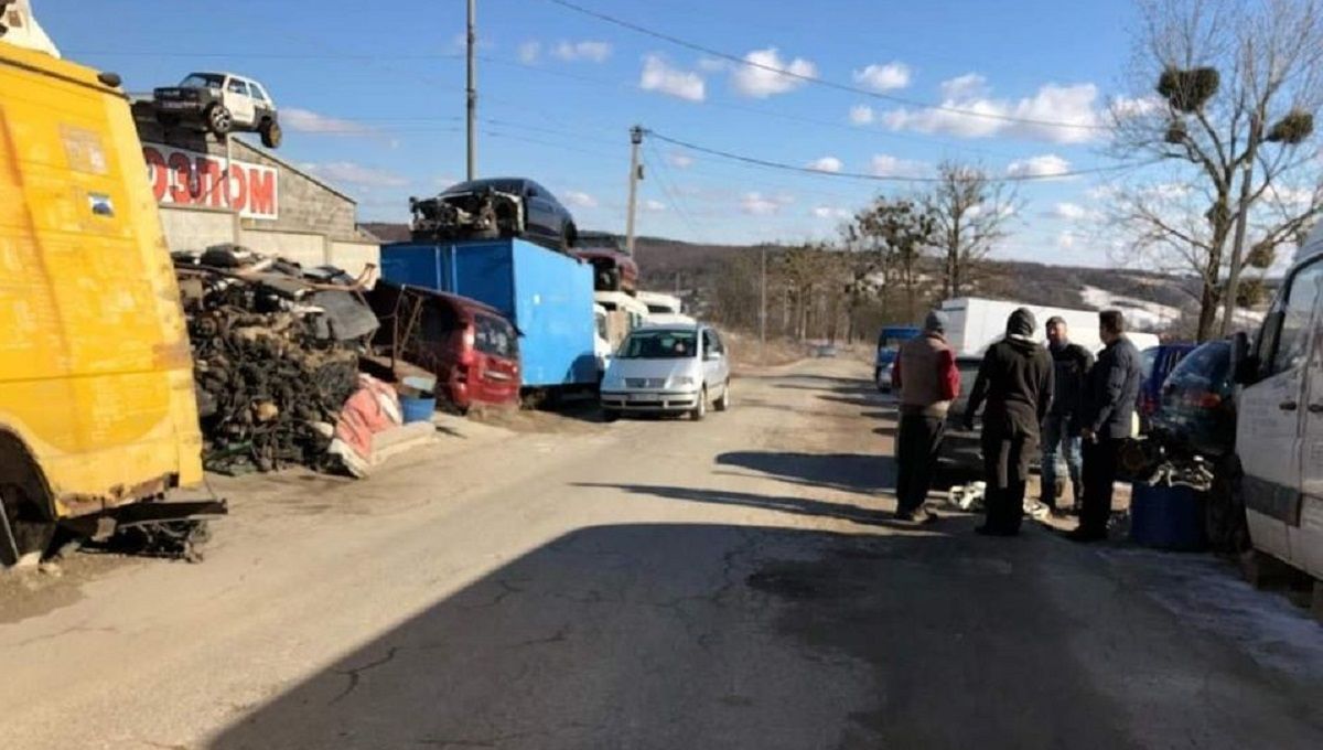 Власник автозвалища у Красові отримав 15 місяців тюрми