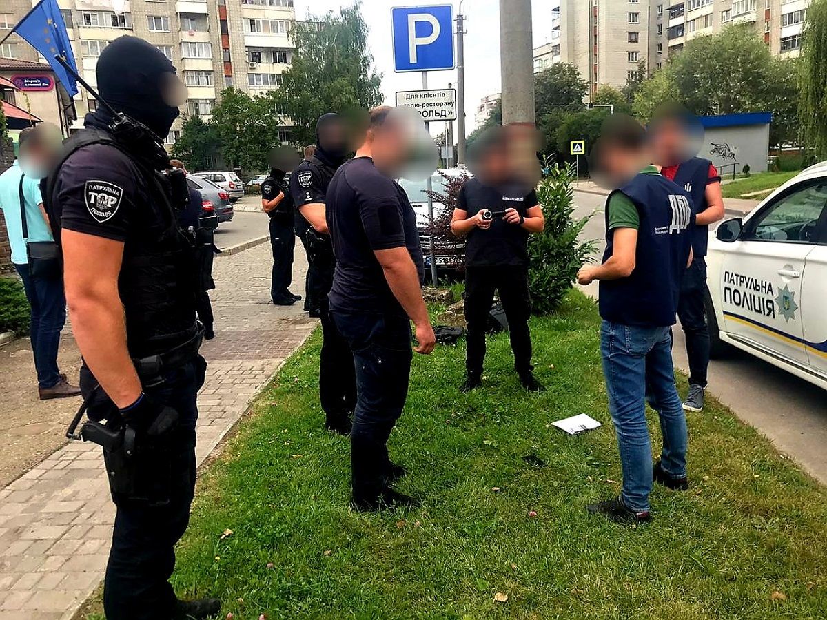 У Львові на хабарі у 700 доларів затримали посадовця ДСНС