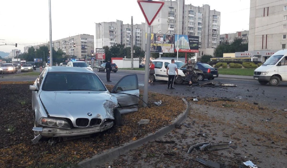 У ДТП біля «Галицького перехрестя» у Львові постраждали двоє людей
