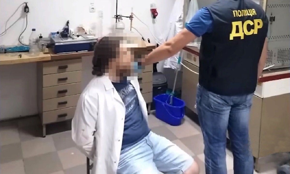 Підозрюваний у виготовленні наркотиків лаборант повернувся на роботу у львівський ветуніверситет