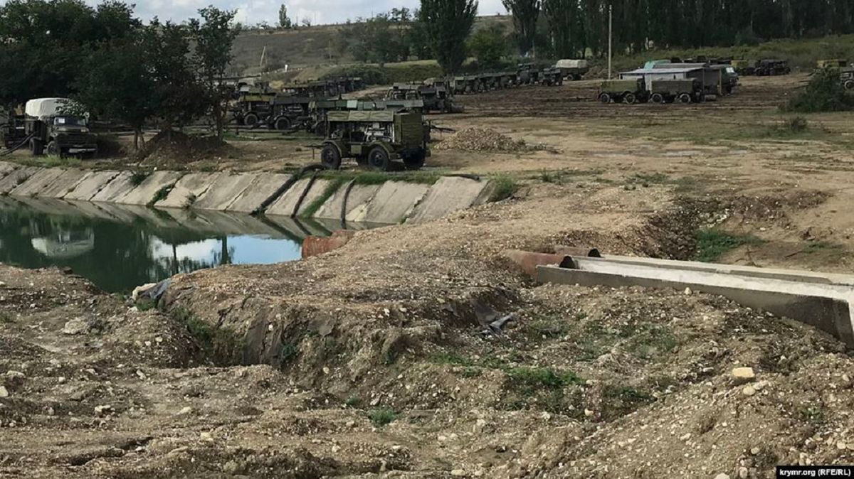 Росіяни перекрили річку в Криму, щоб качати воду в Сімферополь