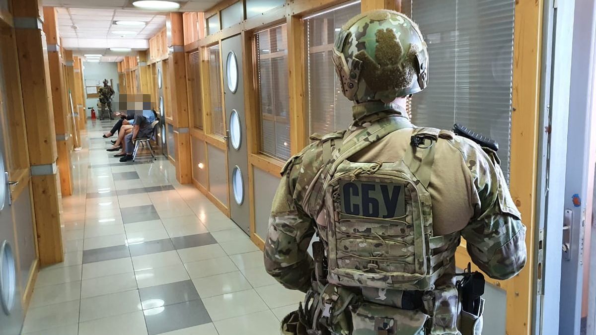 СБУ викрила на Поліській митниці корупційну схему з розмитнення автомобілів