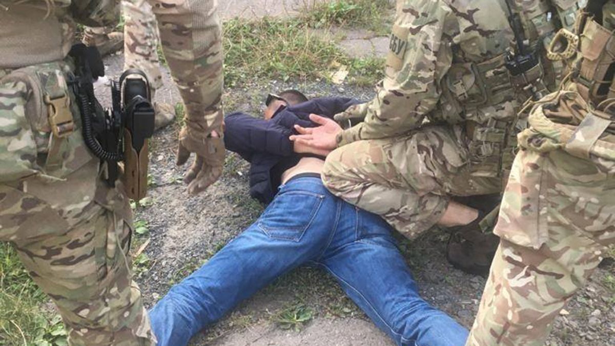 На Рівненщині затримали агента ФСБ, який готував вбивства українських військових
