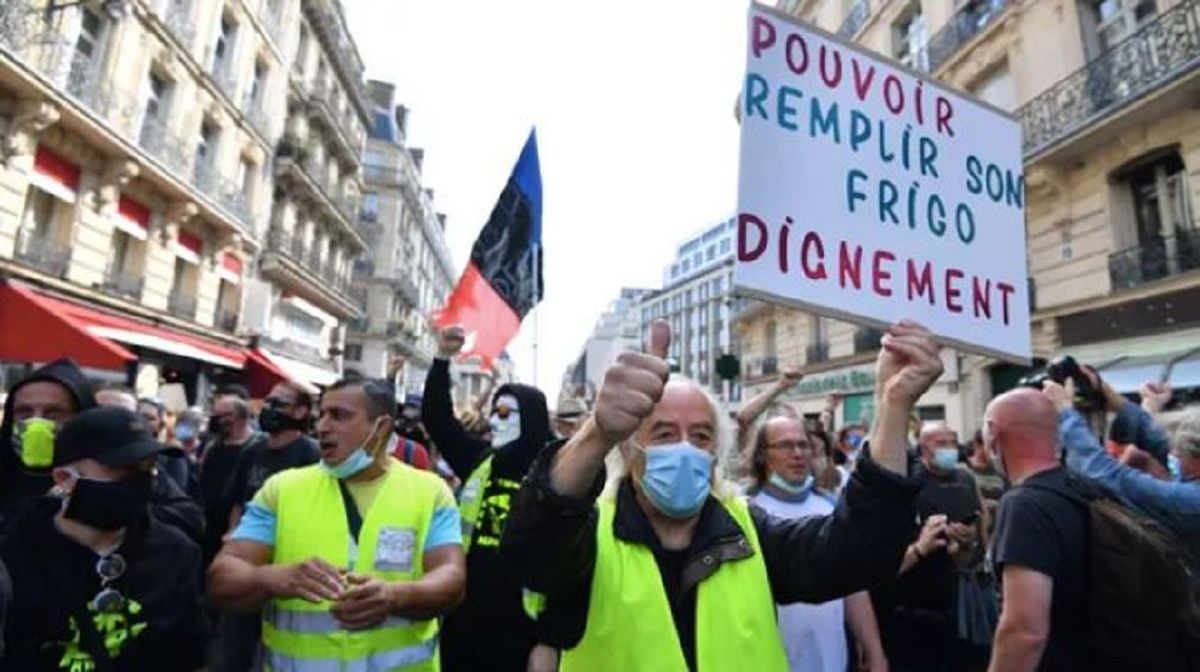 У Франції відновилися протести учасників руху «жовтих жилетів»