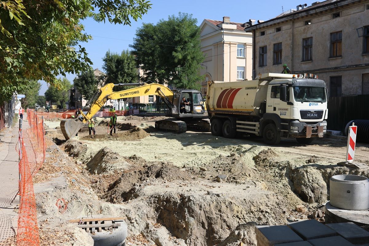 Наступну ділянку відремонтованої вул. Богдана Хмельницького планують відкрити до кінця вересня