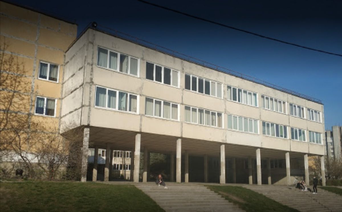 Старші класи ліцею «Сихівський» у Львові перевели на дистанційне навчання