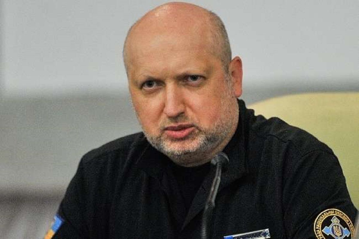 Лещенко написав заяву на Турчинова в прокуратуру через «здачу Криму»
