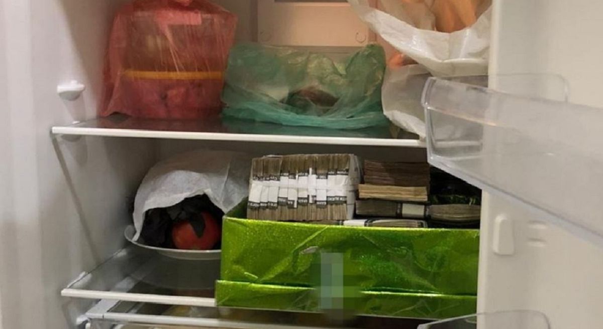 СБУ викрила менеджерів «Укрзалізниці» з краденими грішми в холодильнику