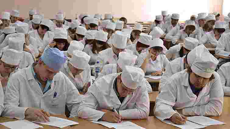 Студентів і викладачів львівського медуніверситету безкоштовно тестуватимуть на Covid-19