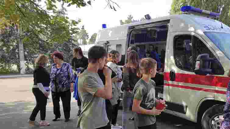 Трьох людей госпіталізували після сутичок з поліцією біля коледжу в Києві