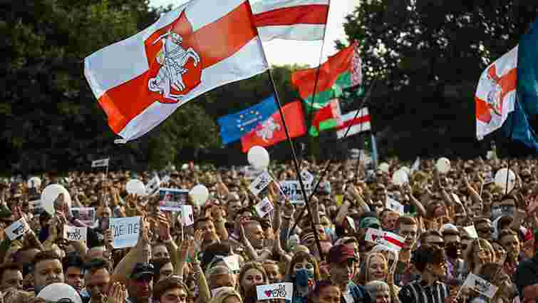 Понад 45% українців підтримують мітинги білорусів проти Лукашенка