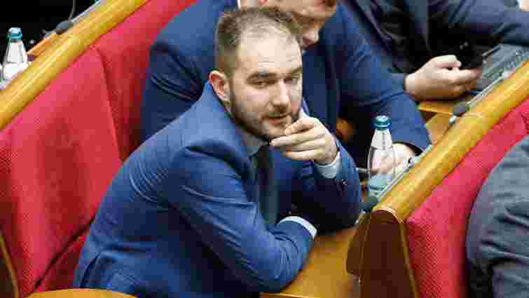 Підозрюваний у хабарництві депутат Олександр Юрченко відмовився скласти мандат