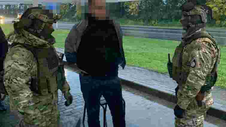 Поліція затримала львівських рекетирів за вимагання данини у перевізників