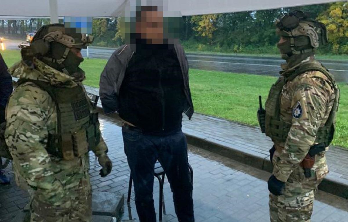 Поліція затримала львівських рекетирів за вимагання данини у перевізників
