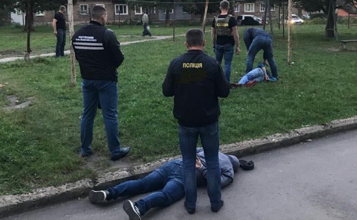 Однолітки вимагали щомісячної данини у сина бізнесменів з Червонограда 