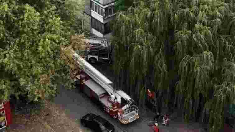 Двоє людей постраждали під час пожежі в багатоповерхівці у Львові
