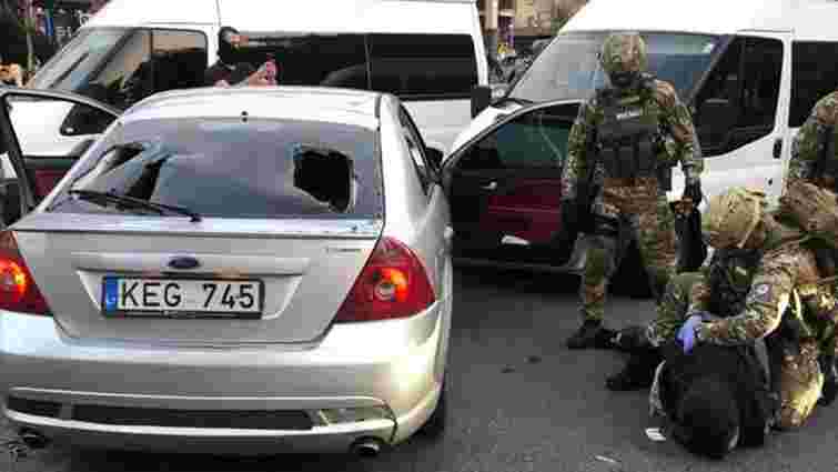 Поліція затримала у центрі Києва двох іноземців за збройне пограбування