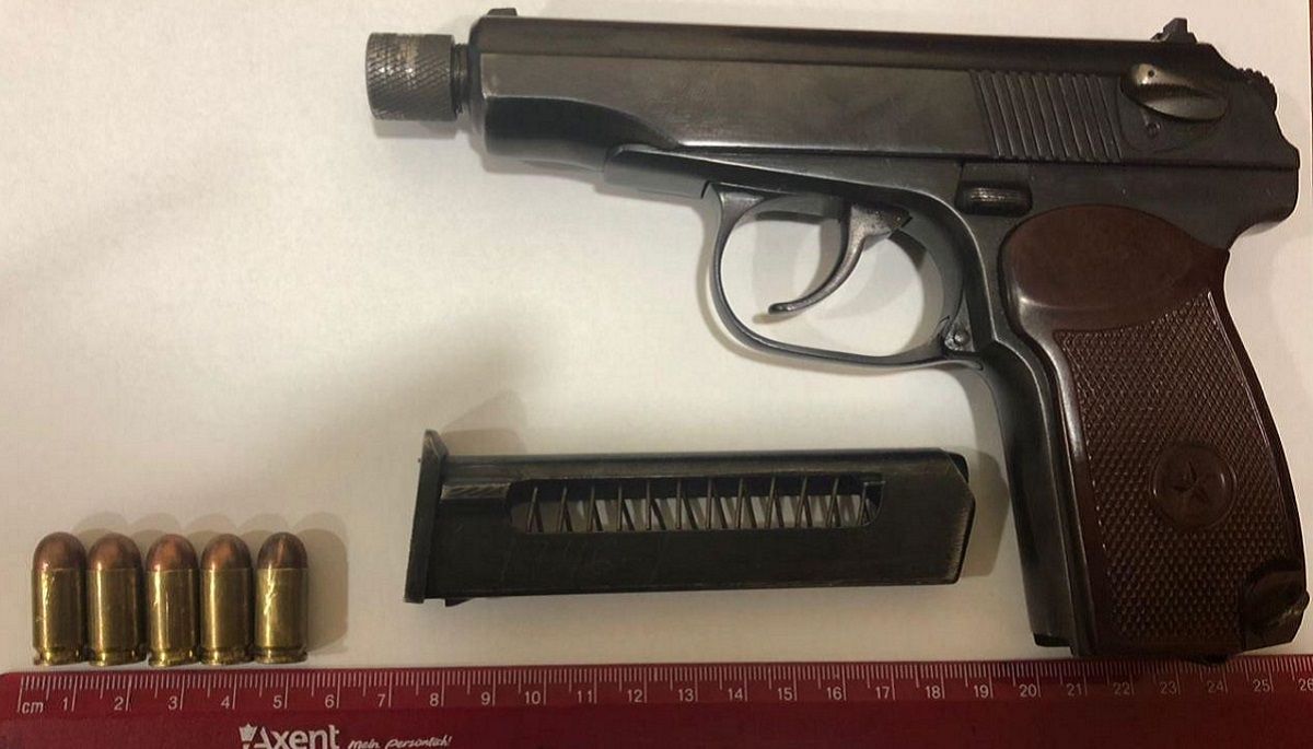 Львівські поліцейські затримали азербайджанця з бойовим пістолетом