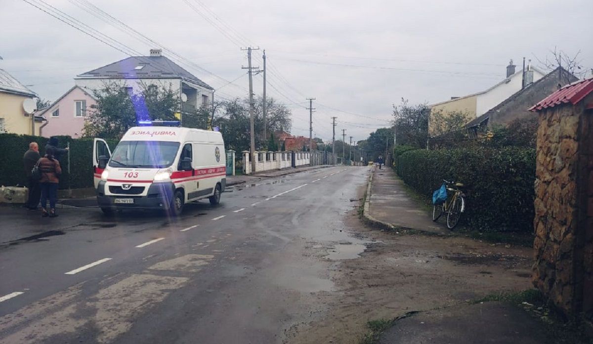 Біля Львова неповнолітня водійка збила велосипедиста і втекла