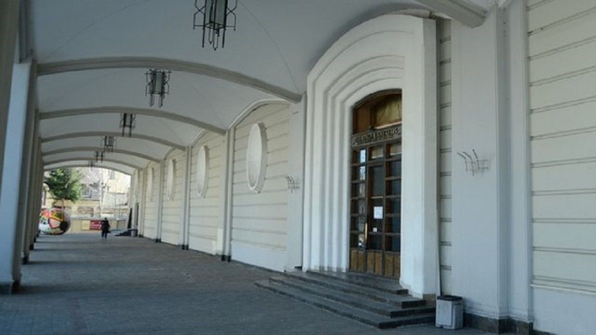 Суд скасував незаконну оренду тераси Львівського палацу мистецтв
