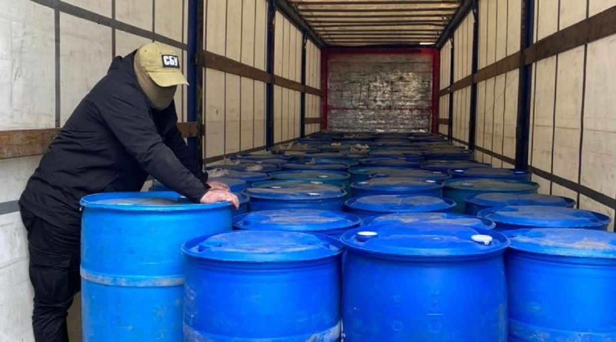 На Прикарпатті керівників горілчаного заводу викрили в незакононному збуті спирту