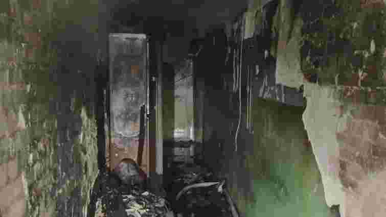 Двоє немовлят отруїлися димом під час пожежі в багатоповерхівці у Львові