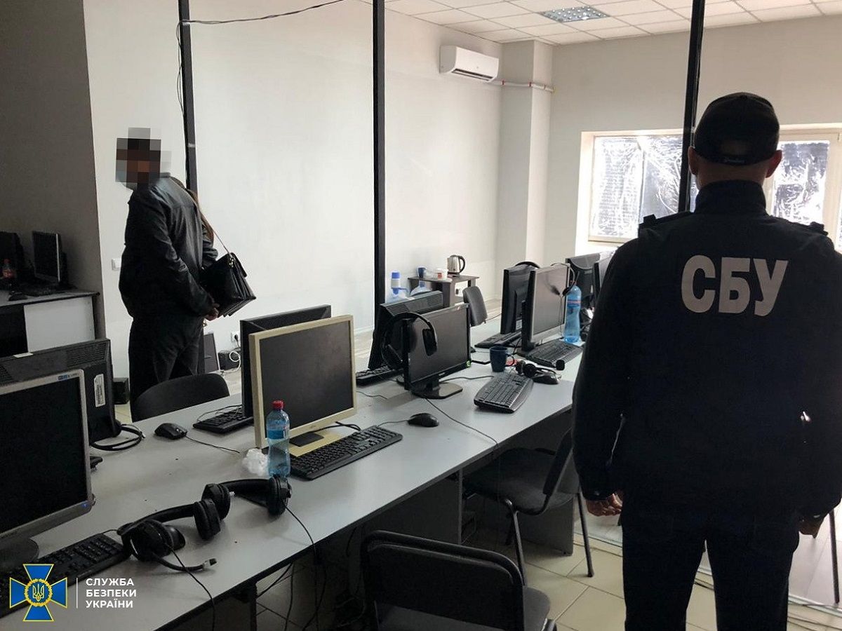 Два «call-центри» у Вінниці щодня виманювали у клієнтів банків 20 тис. доларів