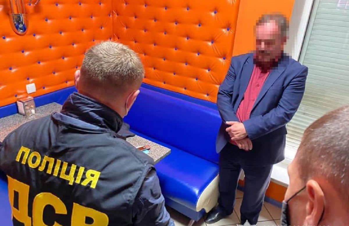 Переобраного голову ОТГ на Прикарпатті затримали на хабарі