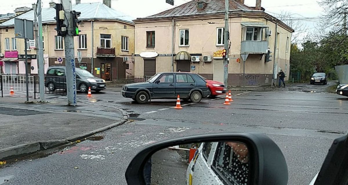 На вул. Кульпарківській авто збило 21-річну львів’янку на переході